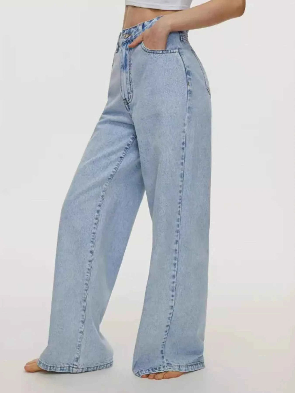 High-Waisted Wide Leg Jeans efc9544c-9101-48f1-b1ec-e8d375bfbb16-Max-Origin