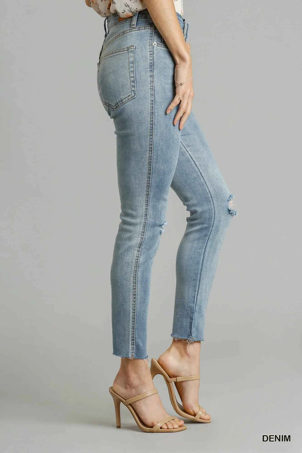 Umgee 5-Pockets Distressed Detail Stretch Denim Skinny Jeans with Unfinished Hem efe059f0-5282-4411-acd4-5c3a76cfad7b-Max-Origin