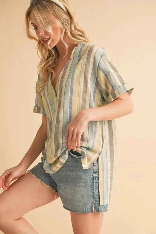 Aemi+Co Side Slit Striped Short Sleeve Blouse f0165528a9364eeba80dccf1669ee56e-Max-Origin