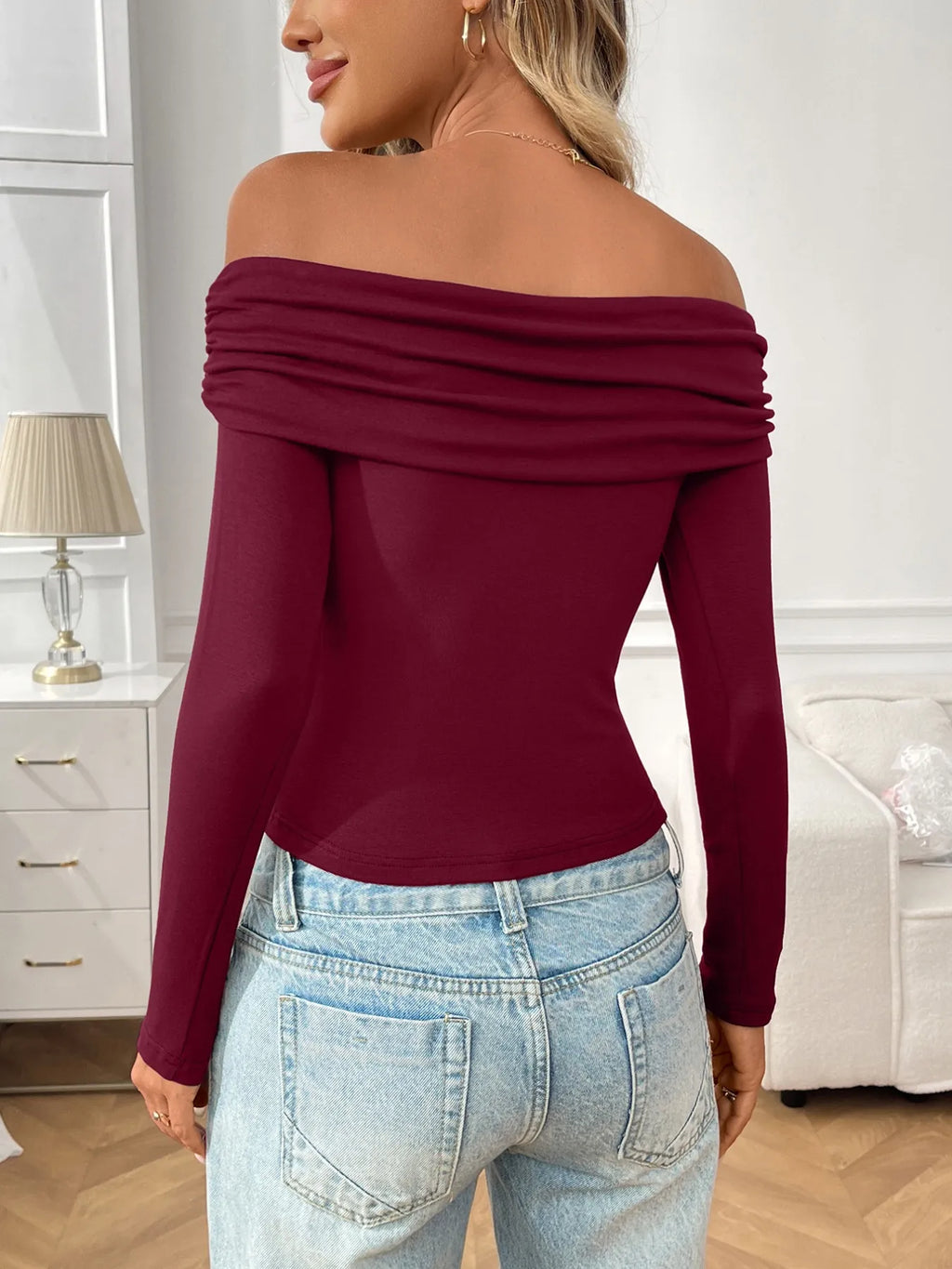 Off-Shoulder Long Sleeve Fitted T-Shirt f0806dc4-7d5a-4b09-8b3c-173cfdc97dbe-Max-Origin