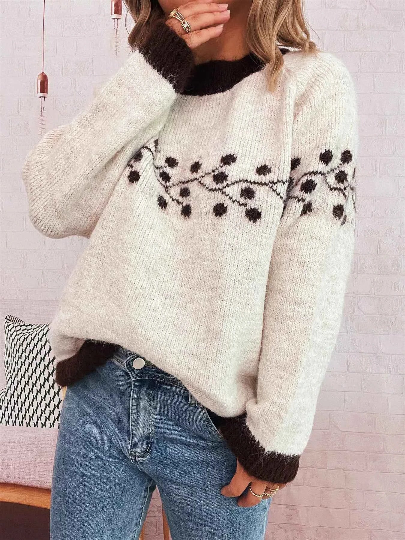 Contrast Hem Round Neck Sweater Ivory One Size f21892123f37412cb196c64c3425dd3b-Max-Origin