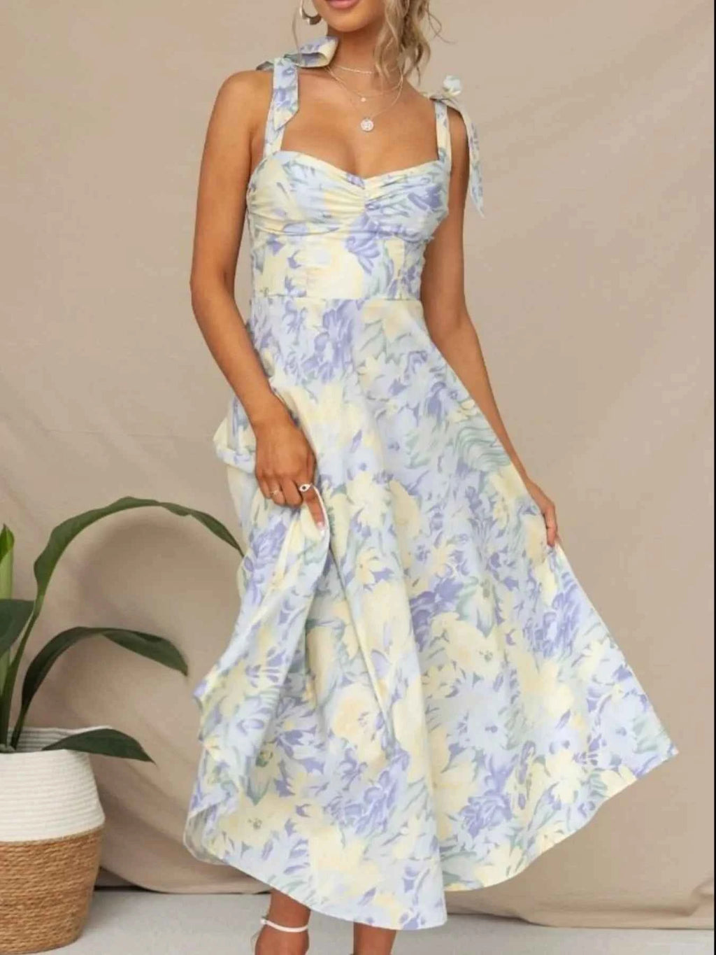 Floral Tie-Strap Sweetheart Neck Midi Dress f22b742f-9e15-4388-9b99-2d0e2ee5754b-Max-Origin