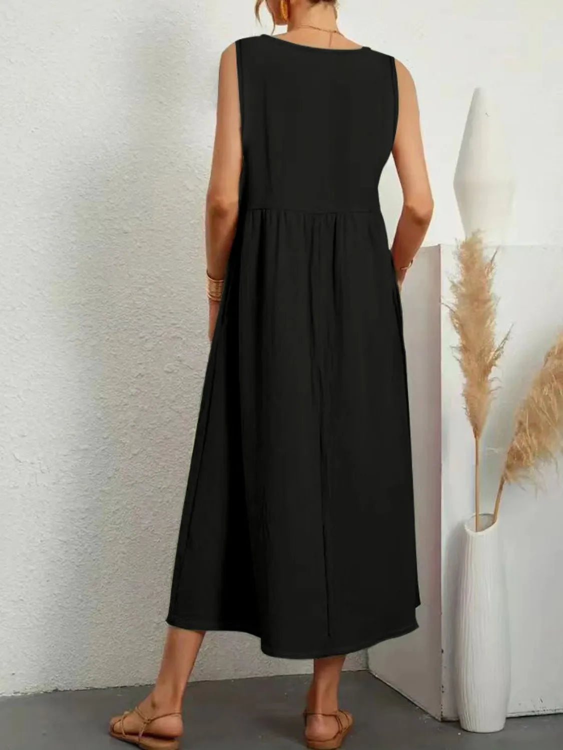 Full Size Pocketed V-Neck Sleeveless Midi Dress Plus Size f334b097-e642-415b-8891-4a6cbd73c48b-Max-Origin