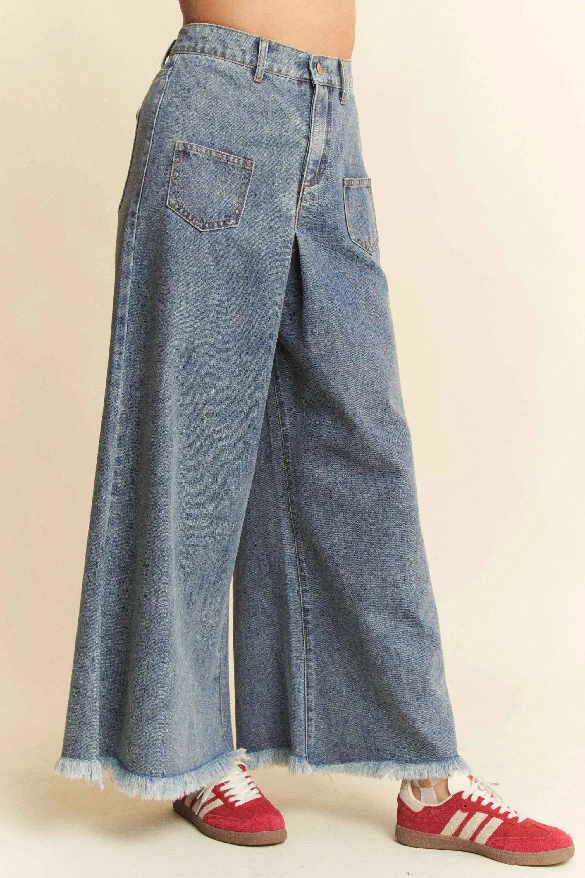 Davi & Dani Patch Pocket Wide Leg Culotte Jeans f35338cc0e2f42dab037e5352df5f44a-Max-Origin