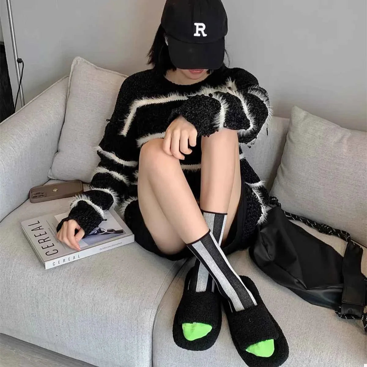 Contrast Striped Crew Socks Black One Size f4ad2585-6470-4899-b83b-0b06b658c267-Max-Origin