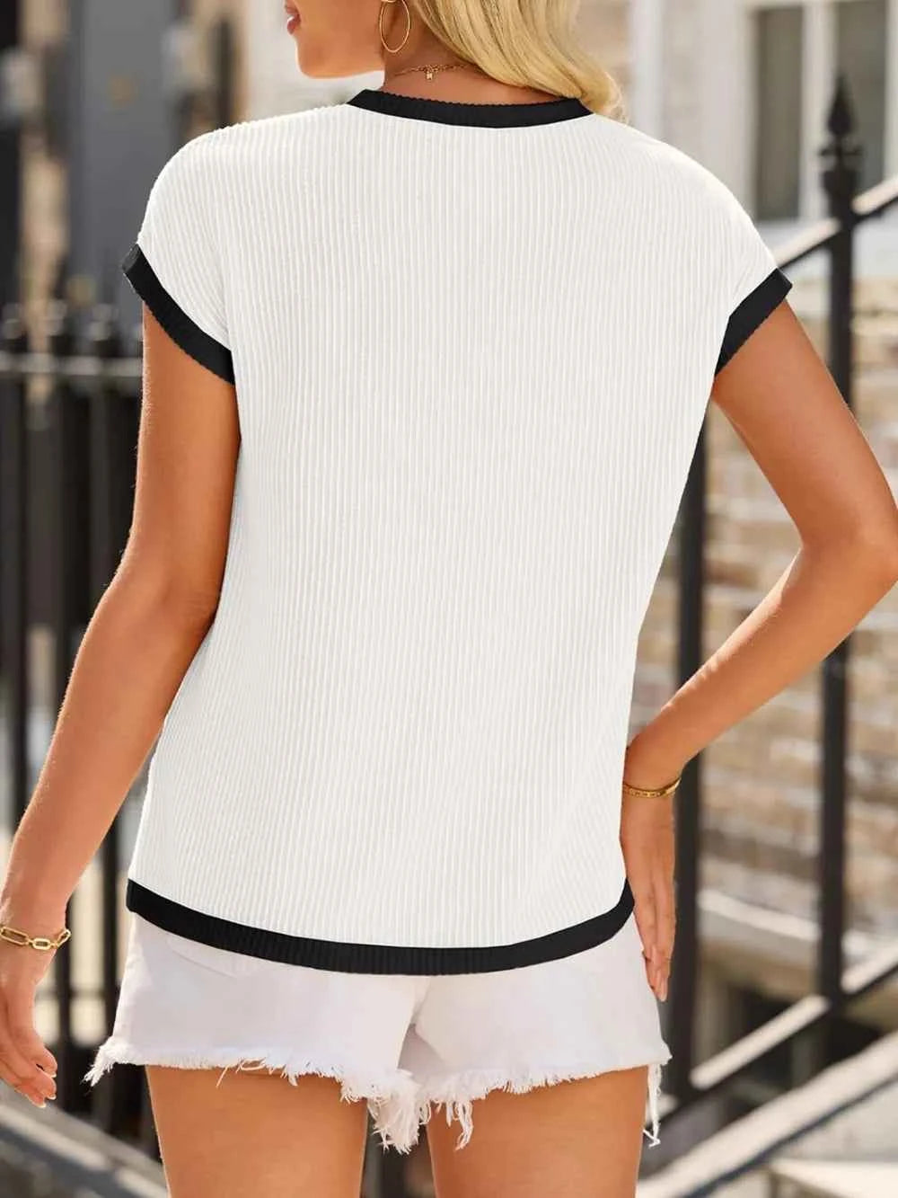 Contrast Trim Round Neck Short Sleeve T-Shirt f5b54c37-cbea-4d97-ac5a-47a66a5f71a8-Max