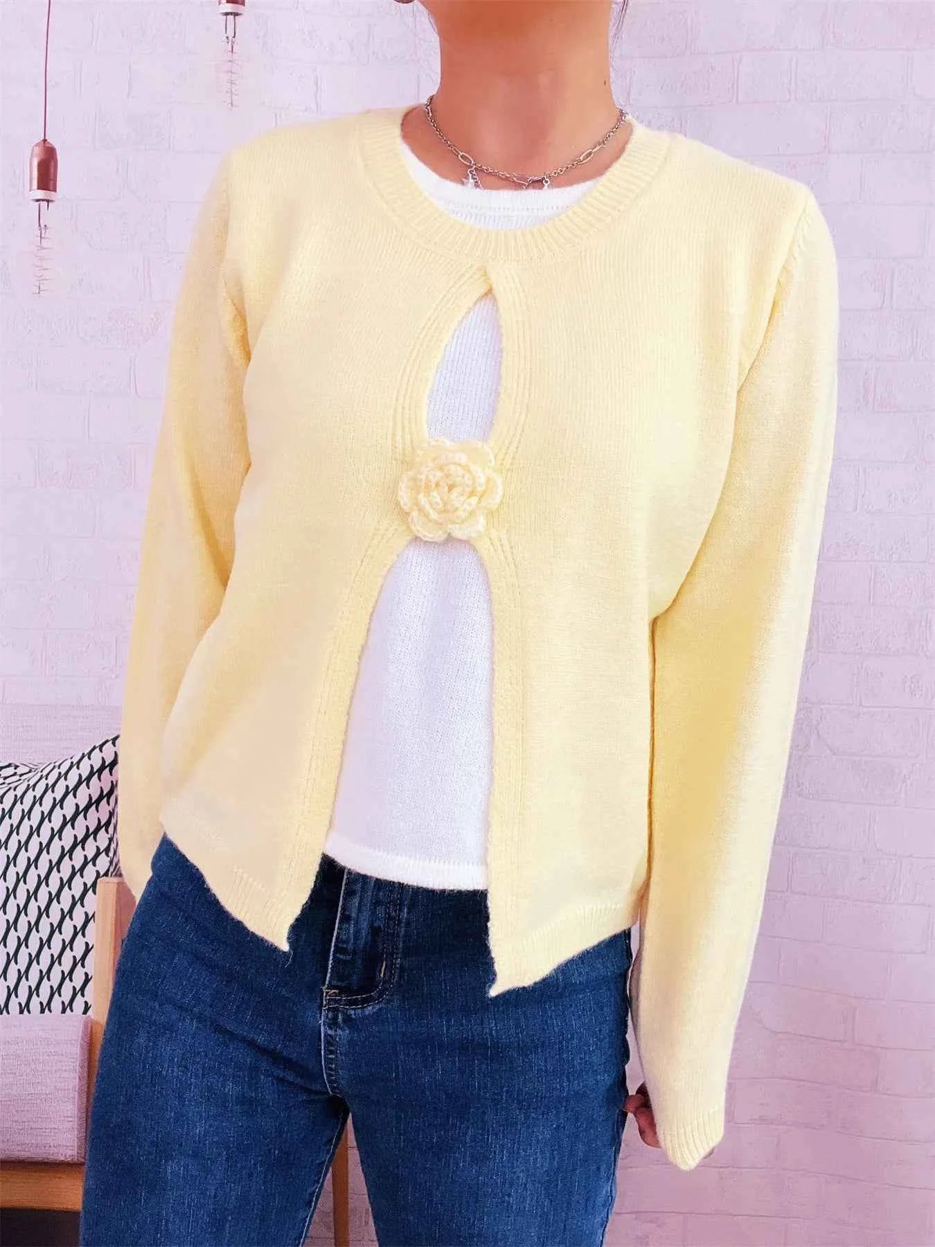 Flower Contrast Round Neck Sweater Yellow One Size f6e02c62660c4869bb0fbb9d33353e89-Max-Origin