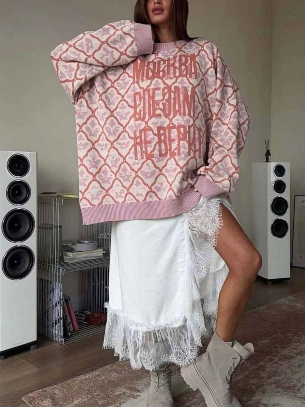 Letter Round Neck Long Sleeve Sweater f7570d36-41e5-425b-81b5-5a84c5246200-Max-Origin