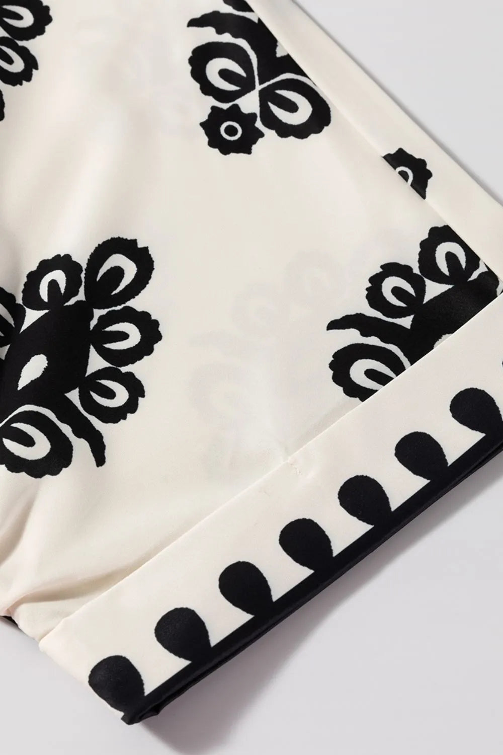 Printed Short Sleeve Loose Blouse f7cb3f90-6371-4a45-83d4-701a562d125a-Max-Origin