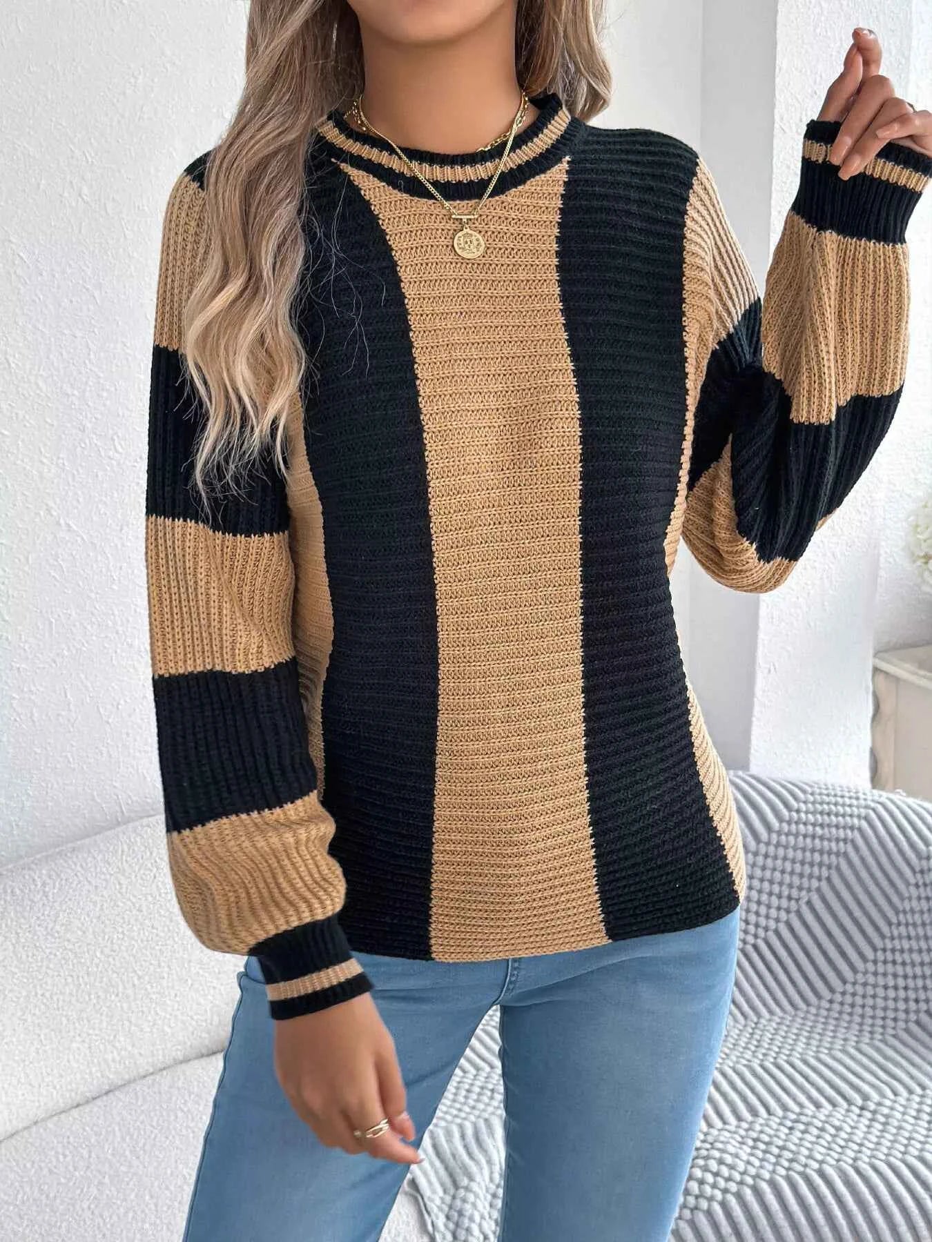 Color Block Round Neck Sweater f8af5af0482b4d688f44dcc32756e678-Max-Origin