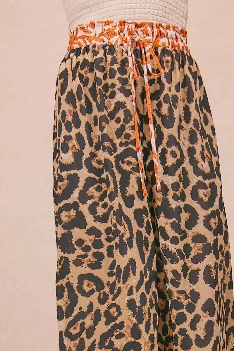 BiBi Leopard Print With Contrast Banded Wide Pants f8bdfb13c2284b35ad1e3a9f97bda627-Max-Origin