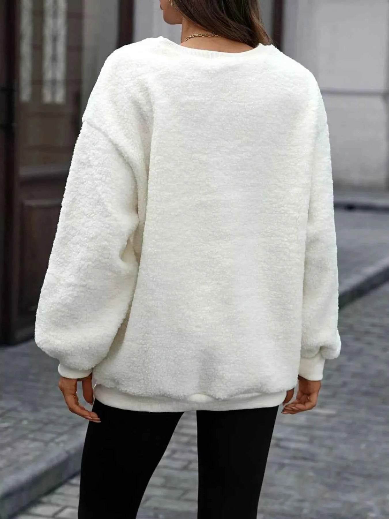 Letter Round Neck Fleece Sweatshirt f97ce2a1-0c57-4fdf-b4ca-45b6d4931439-Max-Origin