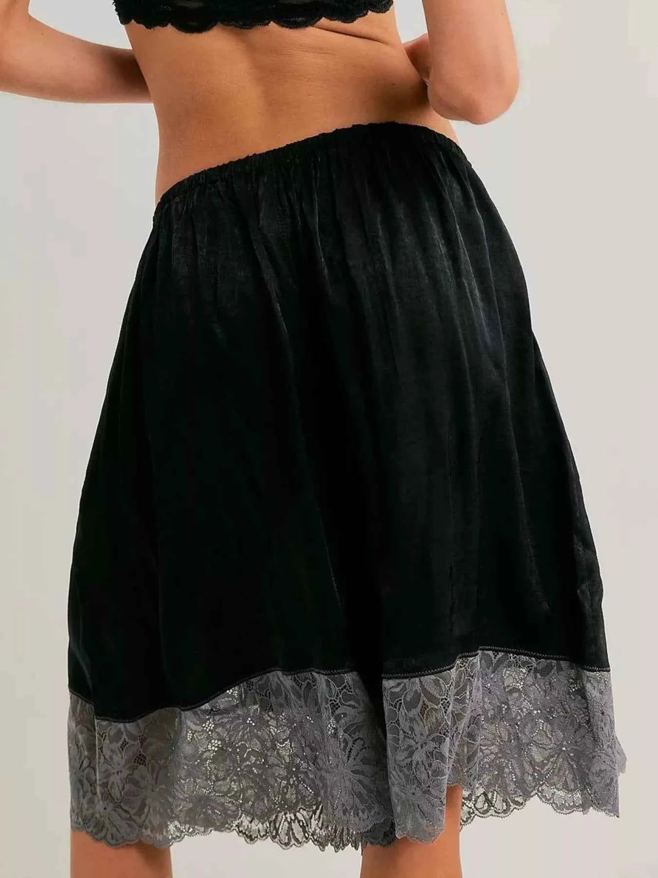 Lace Detail Shorts fb216e75-dcaa-429a-b856-2cd731ecae70-Max-Origin