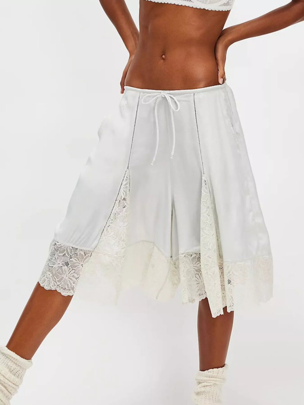 Lace Detail Shorts fd9d6f15-19d0-4bb7-81e2-244604616f4c-Max-Origin