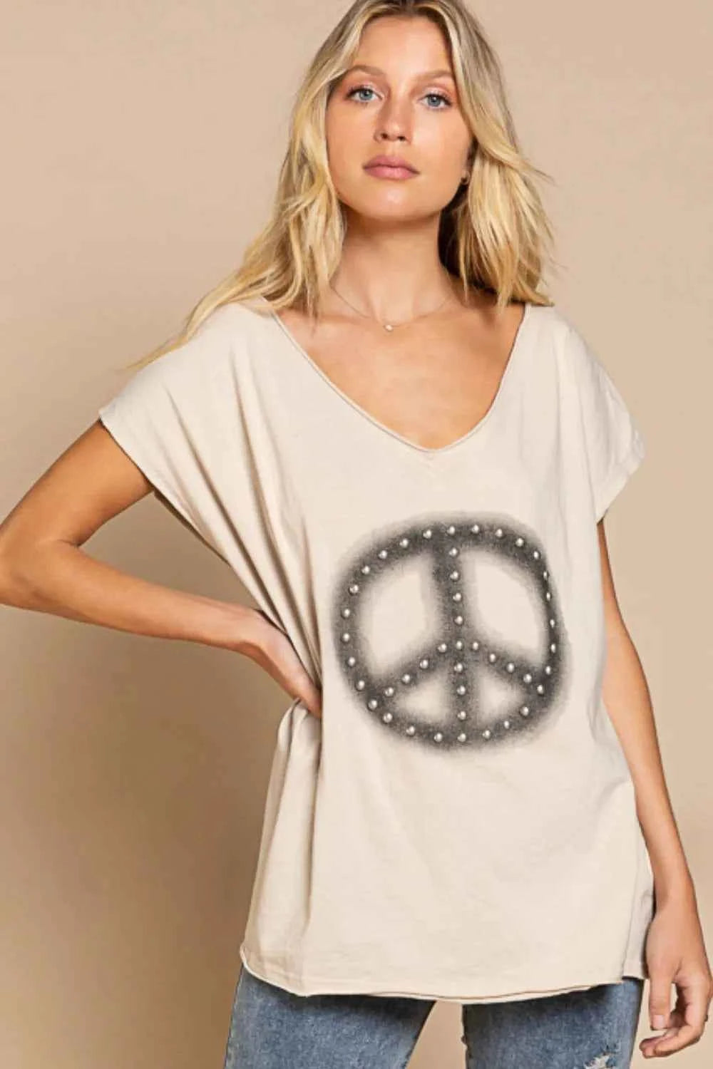 POL Peace Sign Studded V-Neck T-Shirt Cream fff45155-49a3-408b-b1f9-0ff041997499-Max-Origin
